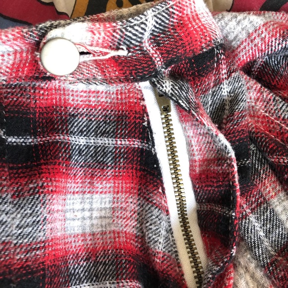 UNIF Ty Plaid Skort - Picture 5 of 8